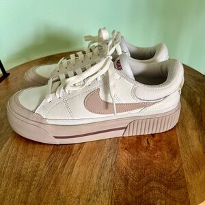 Nike Court Legacy Women’s (size 6.5)